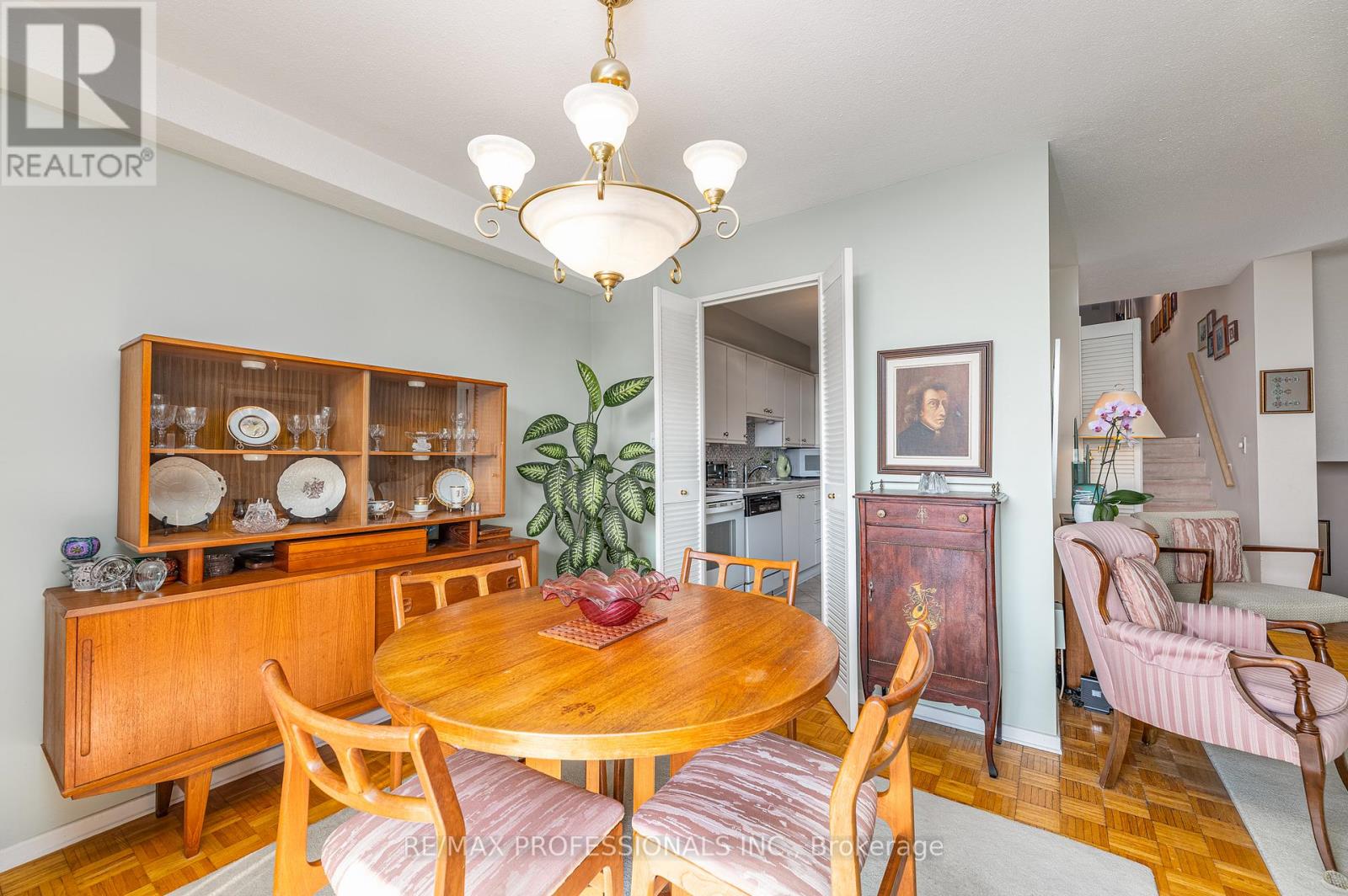 907 - 11 Wincott Drive, Toronto (Kingsview Village-The Westway), Ontario  M9R 2R9 - Photo 8 - W12347126