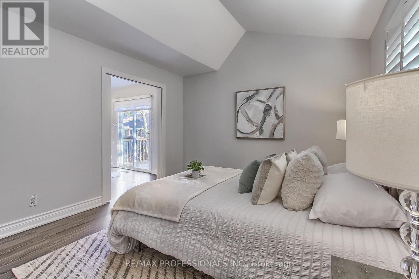 425 Canterbury Crescent, Oakville, Ontario  L6J 5K8 - Photo 22 - W12347185