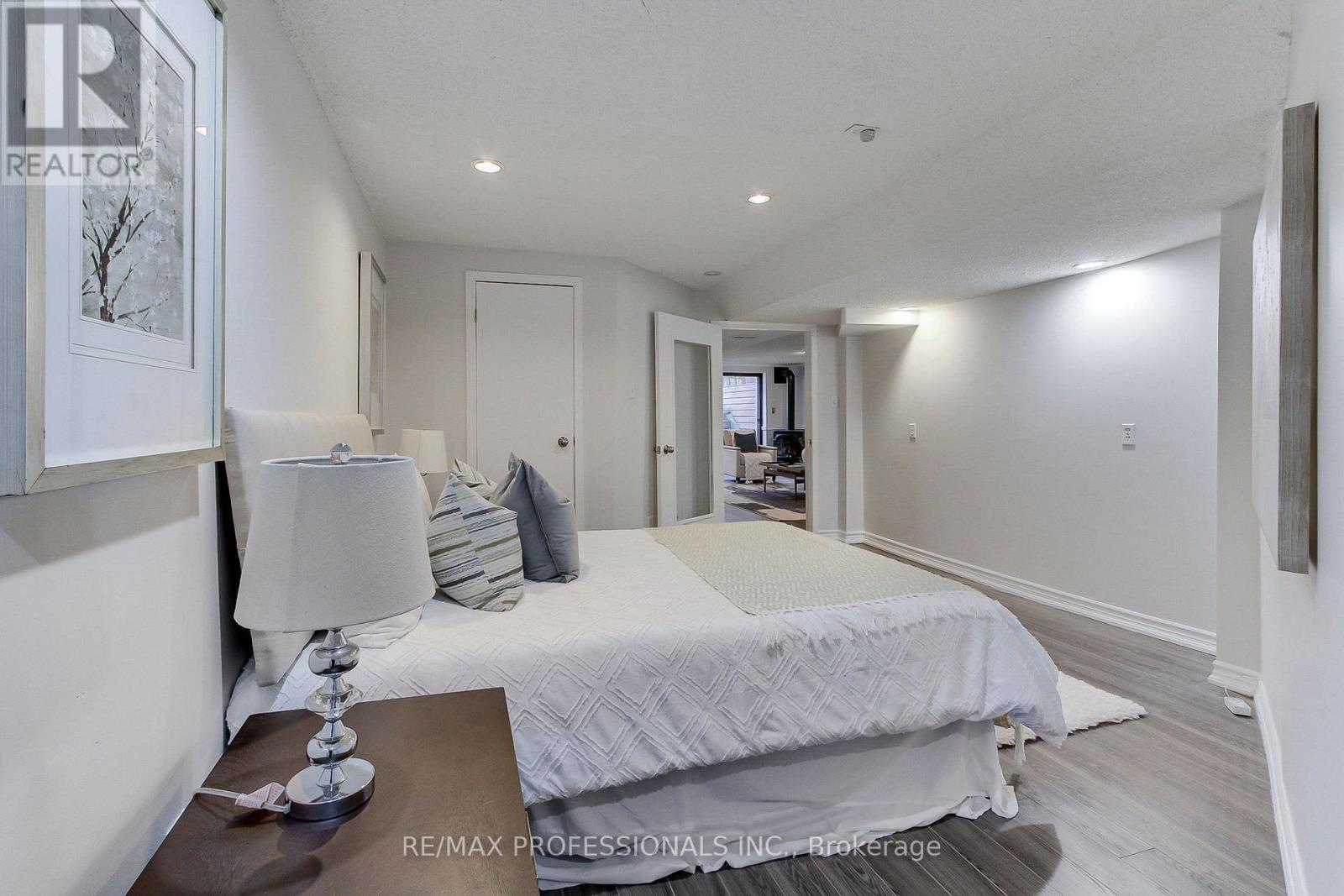 425 Canterbury Crescent, Oakville, Ontario  L6J 5K8 - Photo 40 - W12347185