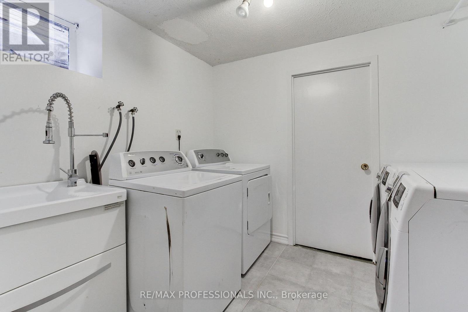 425 Canterbury Crescent, Oakville, Ontario  L6J 5K8 - Photo 44 - W12347185