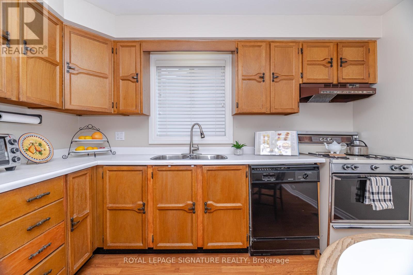 4204 Wheelwright Crescent, Mississauga (Erin Mills), Ontario L5L 2X6 - Photo 15 - W12347208