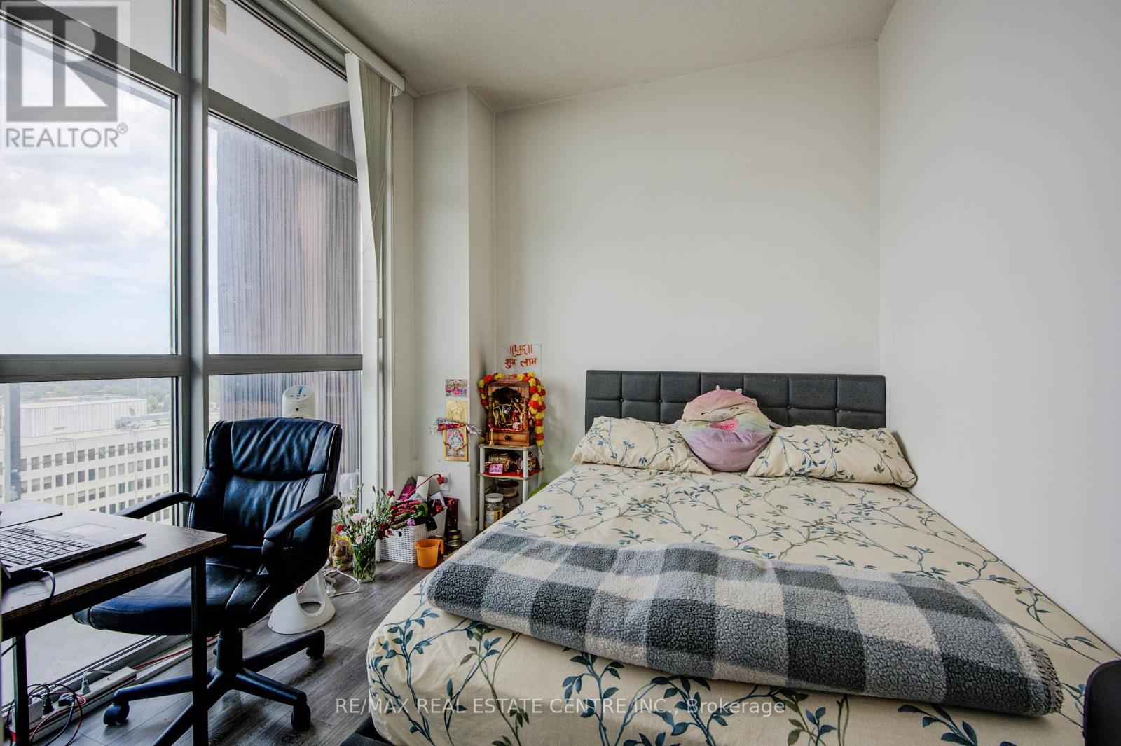 1809 - 60 Frederick Street, Kitchener, Ontario  N2H 2L7 - Photo 10 - X12344079