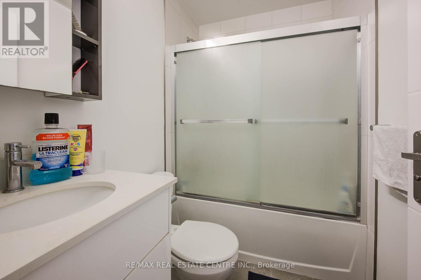 1809 - 60 Frederick Street, Kitchener, Ontario  N2H 2L7 - Photo 15 - X12344079