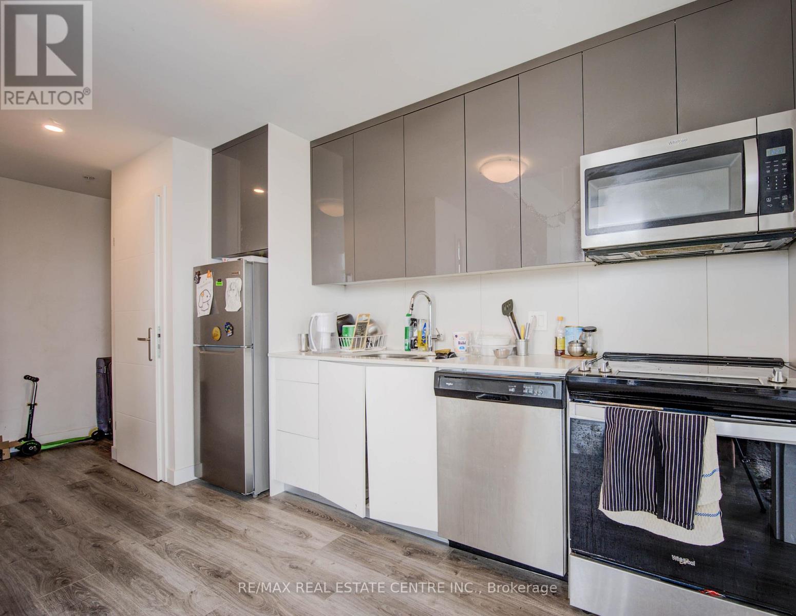 1809 - 60 Frederick Street, Kitchener, Ontario  N2H 2L7 - Photo 8 - X12344079