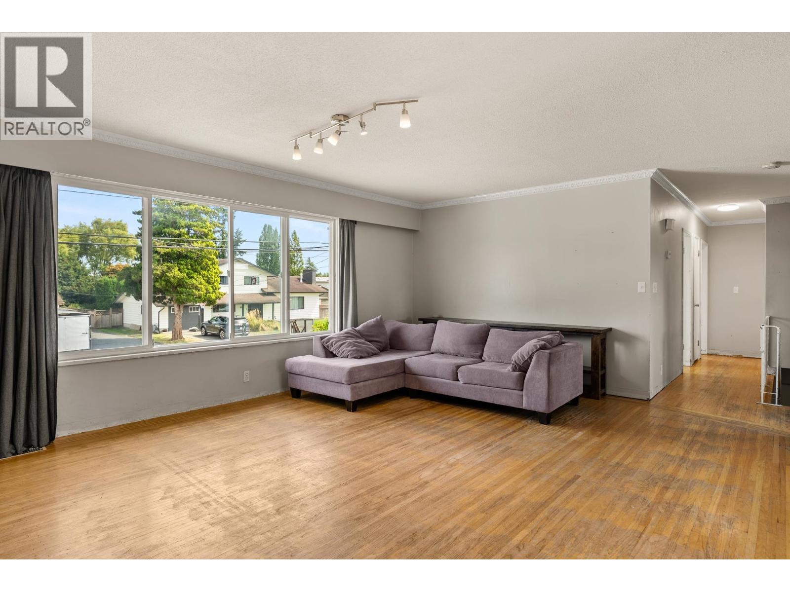 Property at 4903 58 STREET image 5