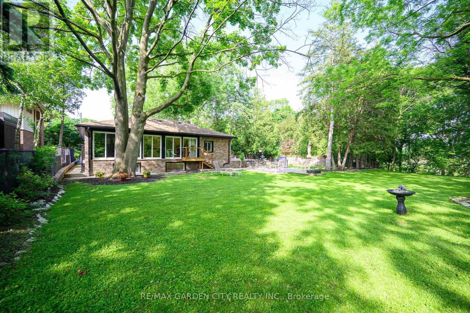 16 Freeland Court, Hamilton, Ontario  L8S 3R5 - Photo 31 - X12347197