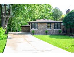 16 FREELAND COURT, Hamilton, Ontario