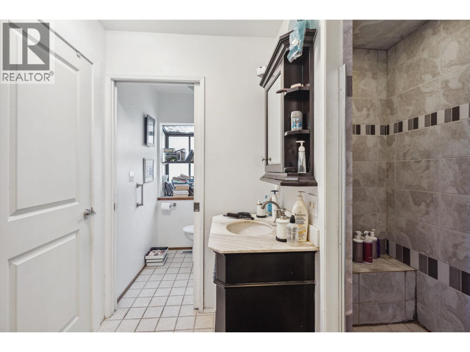 6660-6662 Stanley Street, Burnaby, British Columbia  V5E 1T8 - Photo 10 - R3024144