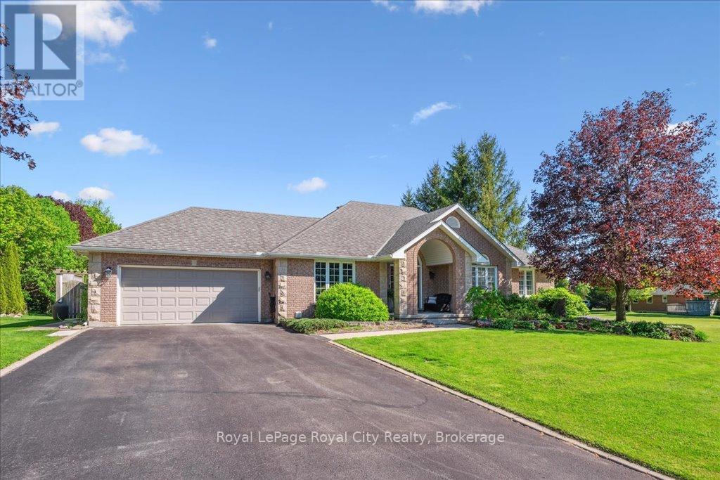 790 Dianne Crescent, Centre Wellington, Ontario  N1M 3N5 - Photo 2 - X12285156