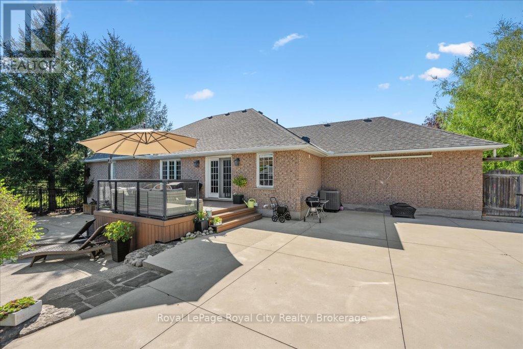 790 Dianne Crescent, Centre Wellington, Ontario  N1M 3N5 - Photo 35 - X12285156
