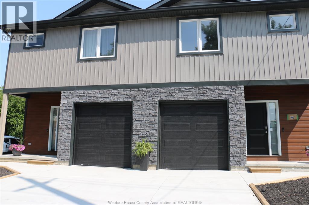 MLS# 25020860: 109 KING STREET, Chatham, Canada