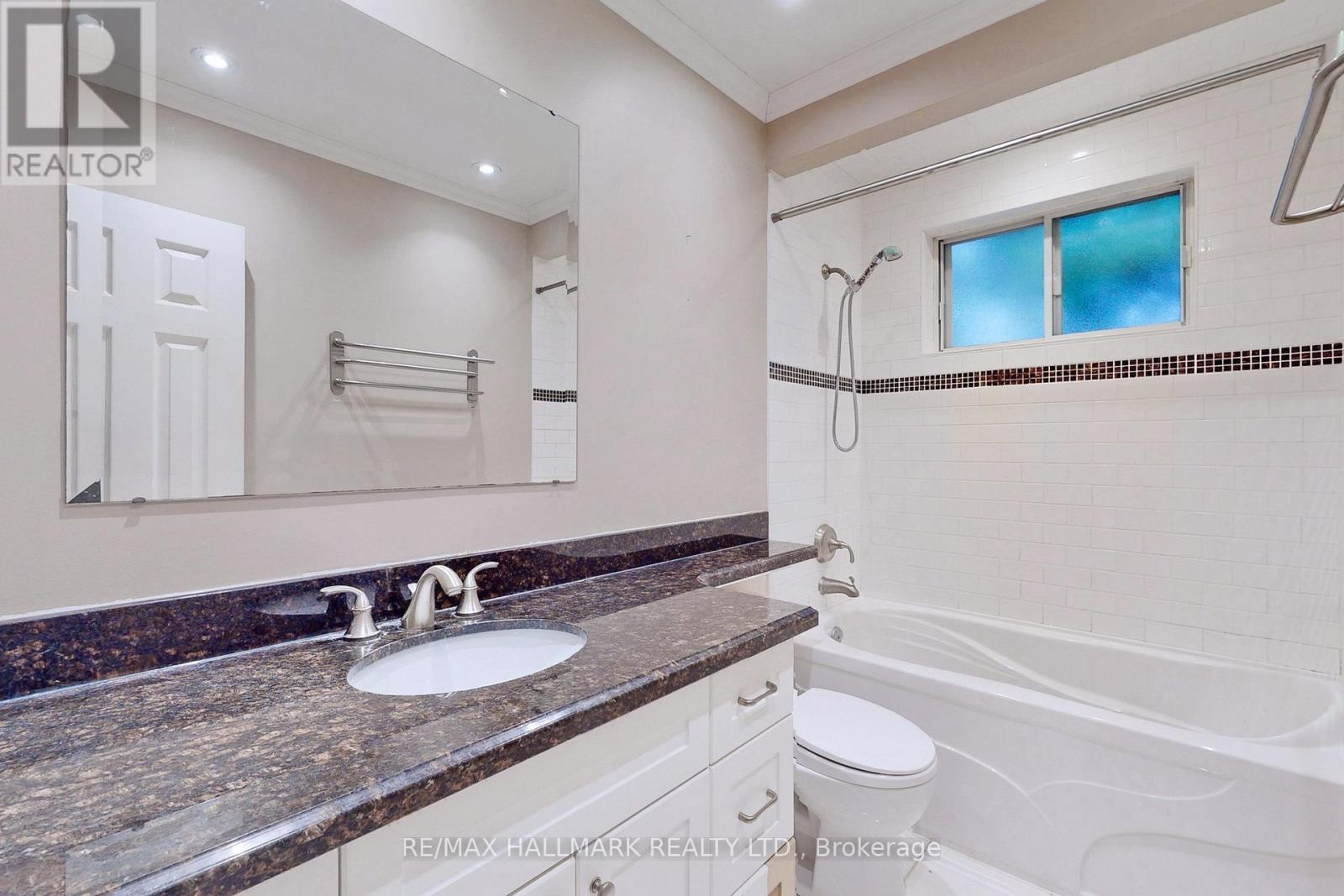 16 Knowles Crescent, Aurora, Ontario  L4G 1Z7 - Photo 16 - N12347290