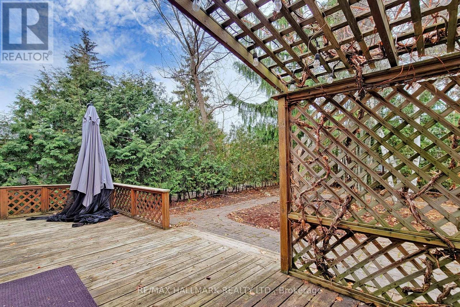 16 Knowles Crescent, Aurora, Ontario  L4G 1Z7 - Photo 21 - N12347290