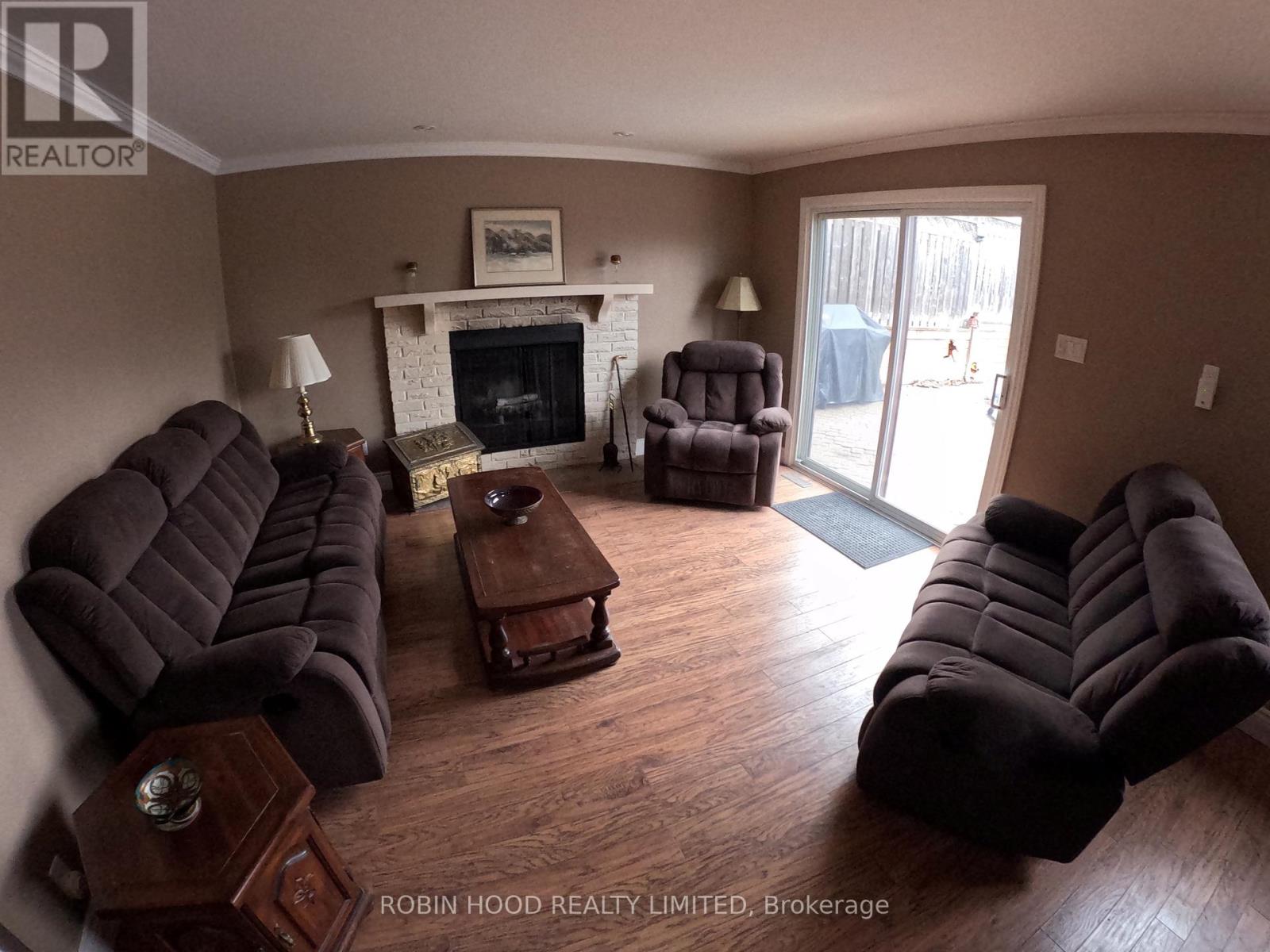 65 Britannia Avenue, Bradford West Gwillimbury, Ontario  L3Z 1A2 - Photo 13 - N12347291