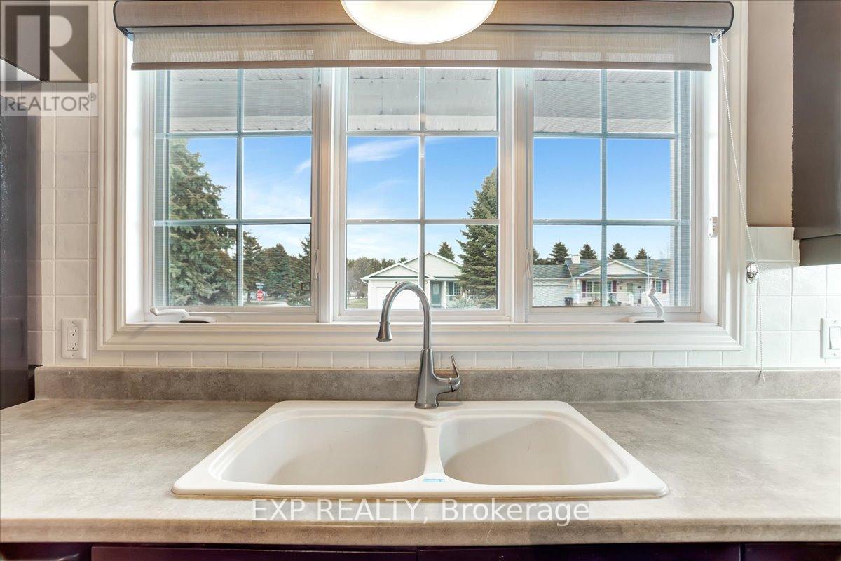 10 Atlantic Avenue, Wasaga Beach, Ontario  L9Z 3A8 - Photo 10 - S12347285