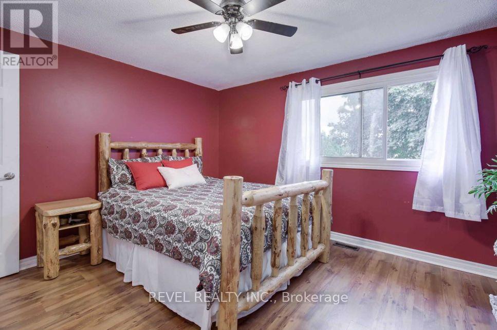 24 Lampman Lane, Barrie, Ontario  L4N 5B1 - Photo 12 - S12347307