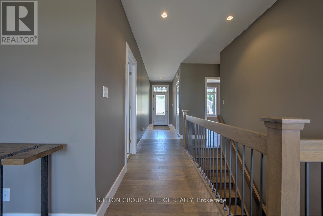 58 Deerfield Road, Lambton Shores, Ontario  N0M 1T0 - Photo 36 - X12347327