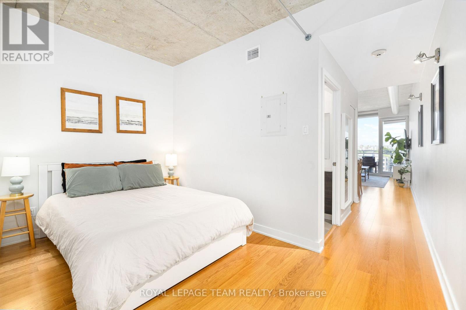 608 - 354 Gladstone Avenue, Ottawa, Ontario  K2P 0R4 - Photo 5 - X12347323