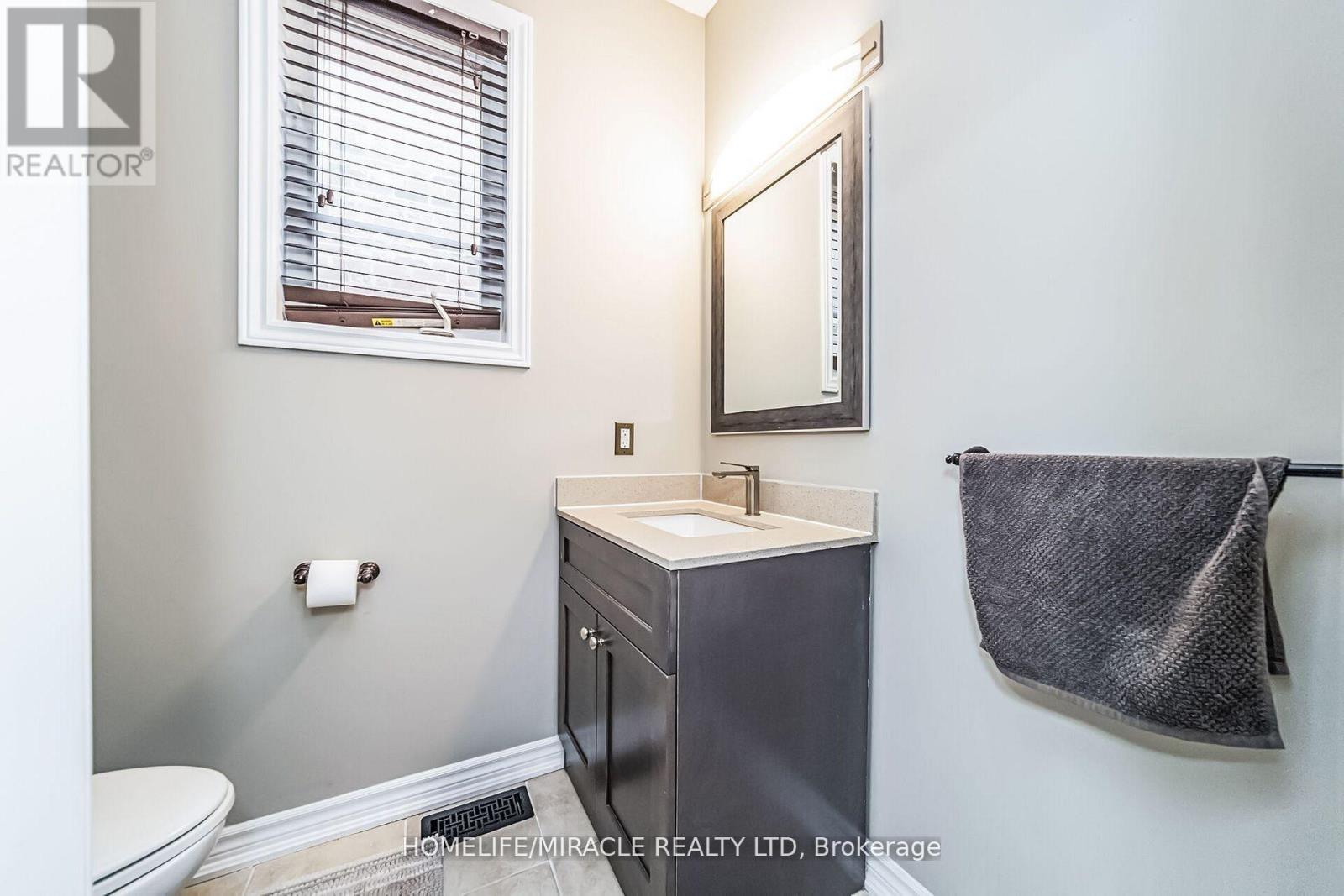 3 Losino Street, Caledon, Ontario  L7C 3N2 - Photo 6 - W12347286
