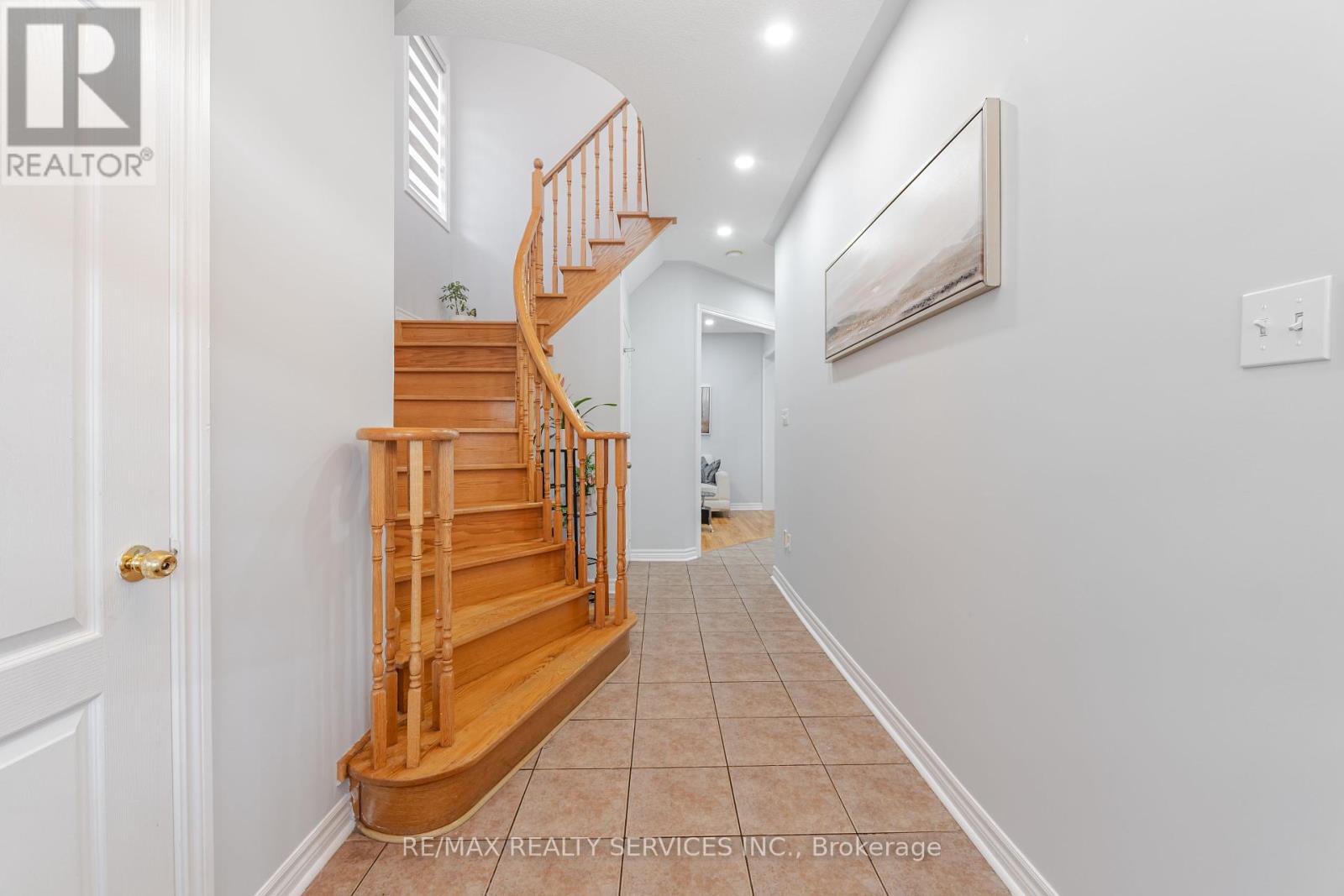 27 Hardgate Crescent, Brampton, Ontario  L7A 3V7 - Photo 7 - W12347311