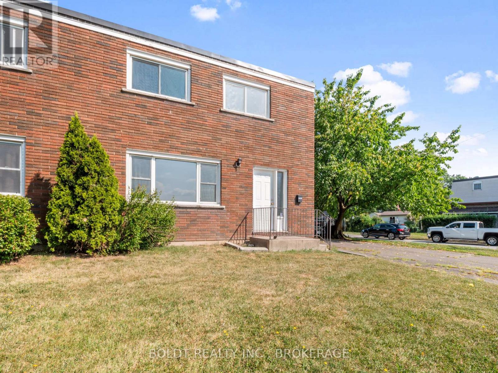 3435 - 3435 Cattell Drive, Niagara Falls, Ontario  L2G 6N4 - Photo 3 - X12347402