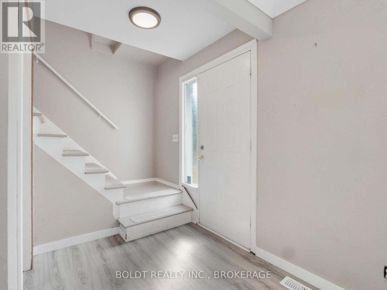 3435 - 3435 Cattell Drive, Niagara Falls, Ontario  L2G 6N4 - Photo 4 - X12347402