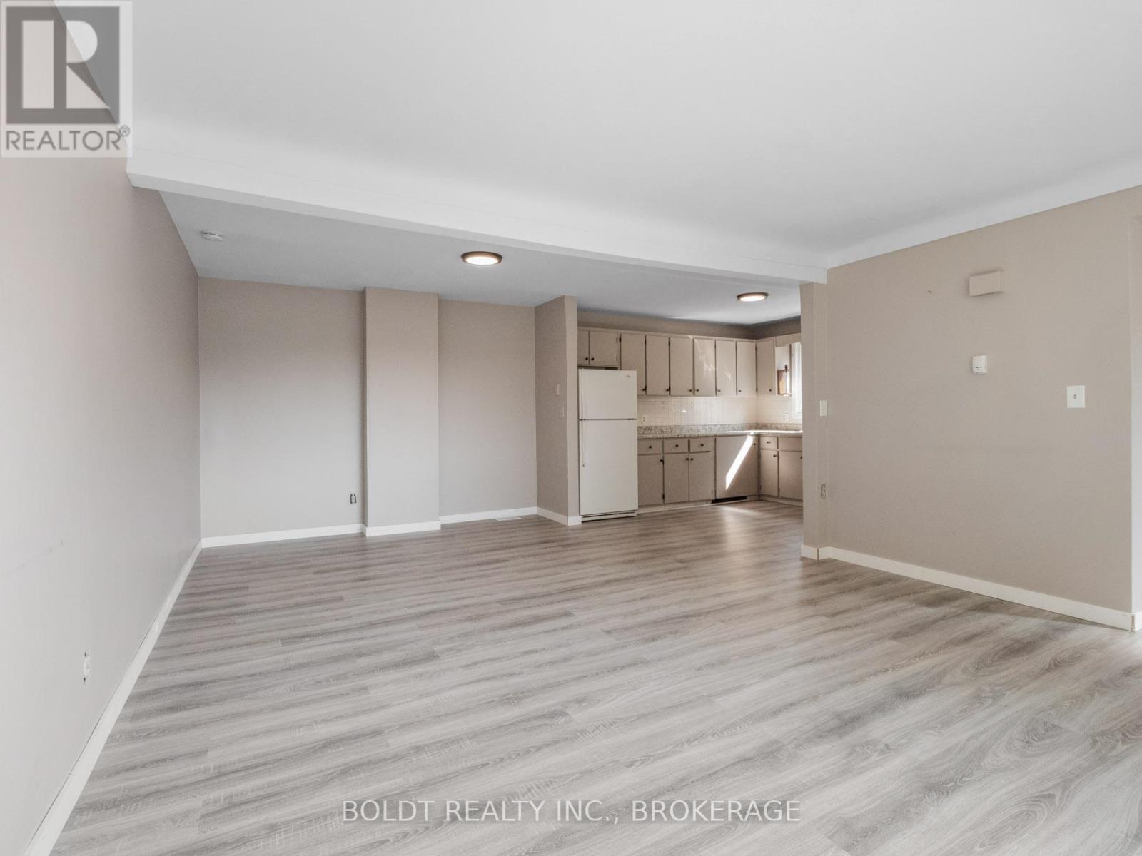 3435 - 3435 Cattell Drive, Niagara Falls, Ontario  L2G 6N4 - Photo 6 - X12347402