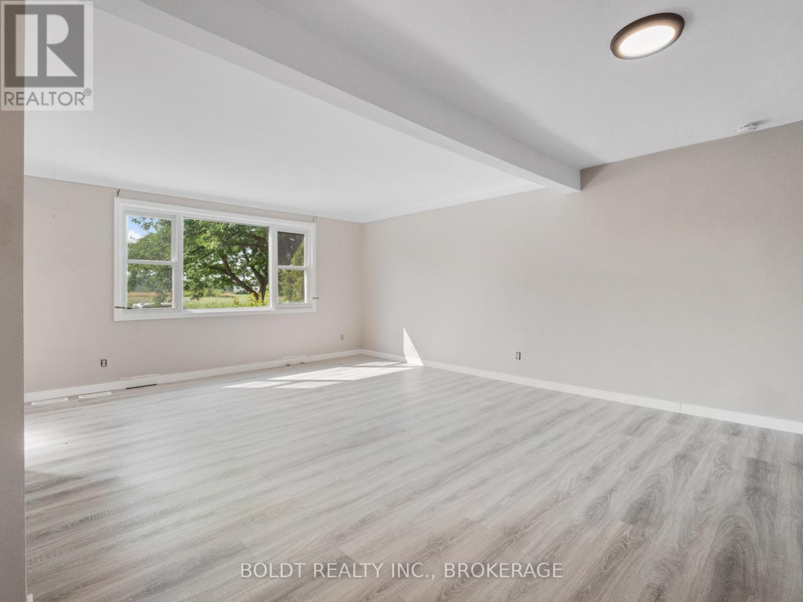 3435 - 3435 Cattell Drive, Niagara Falls, Ontario  L2G 6N4 - Photo 7 - X12347402
