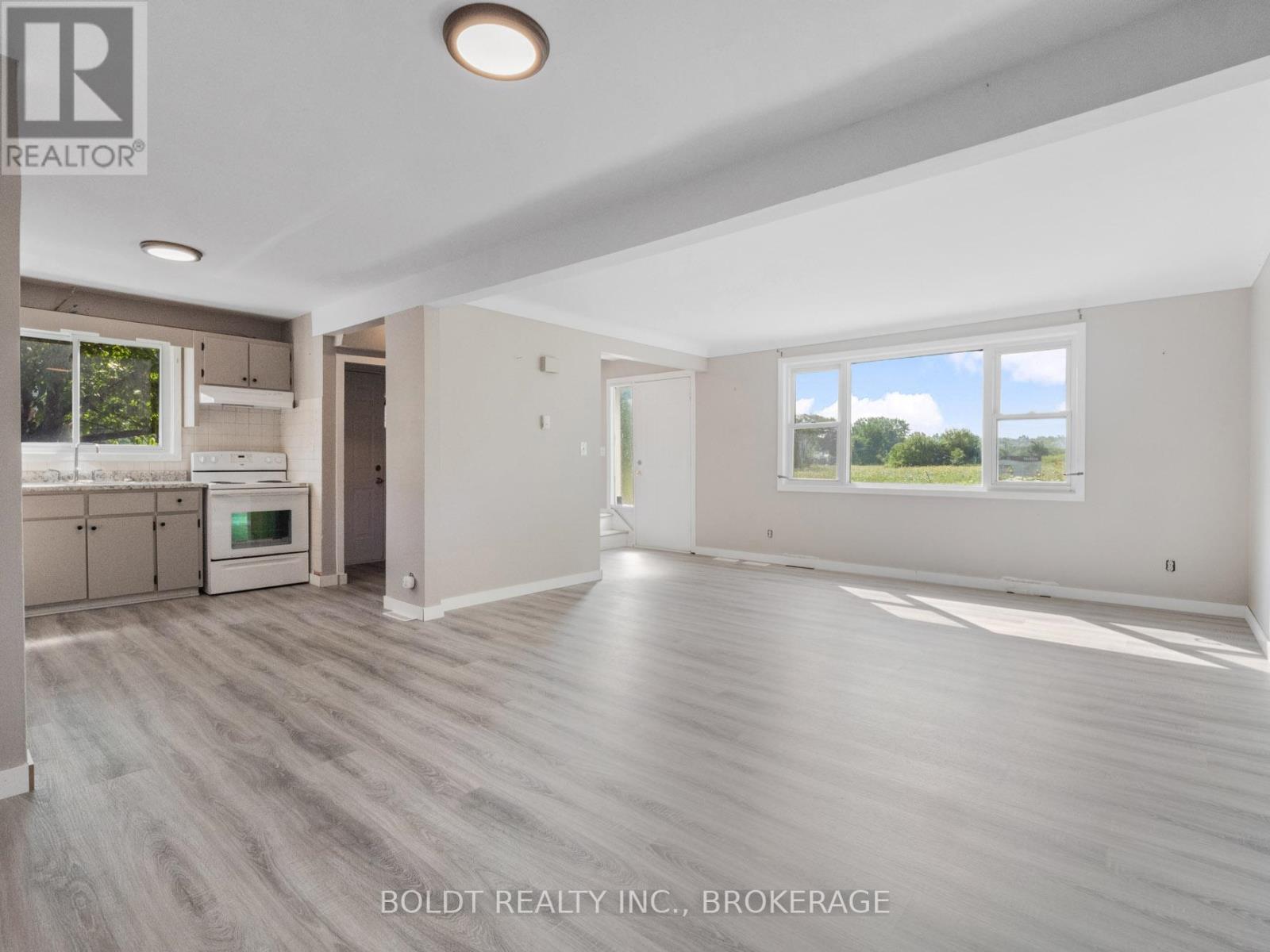 3435 - 3435 Cattell Drive, Niagara Falls, Ontario  L2G 6N4 - Photo 8 - X12347402