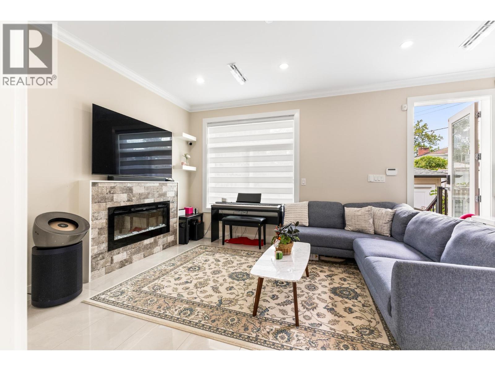 2 2786 E 46th Avenue, Vancouver, British Columbia  V5S 1A7 - Photo 4 - R3037420