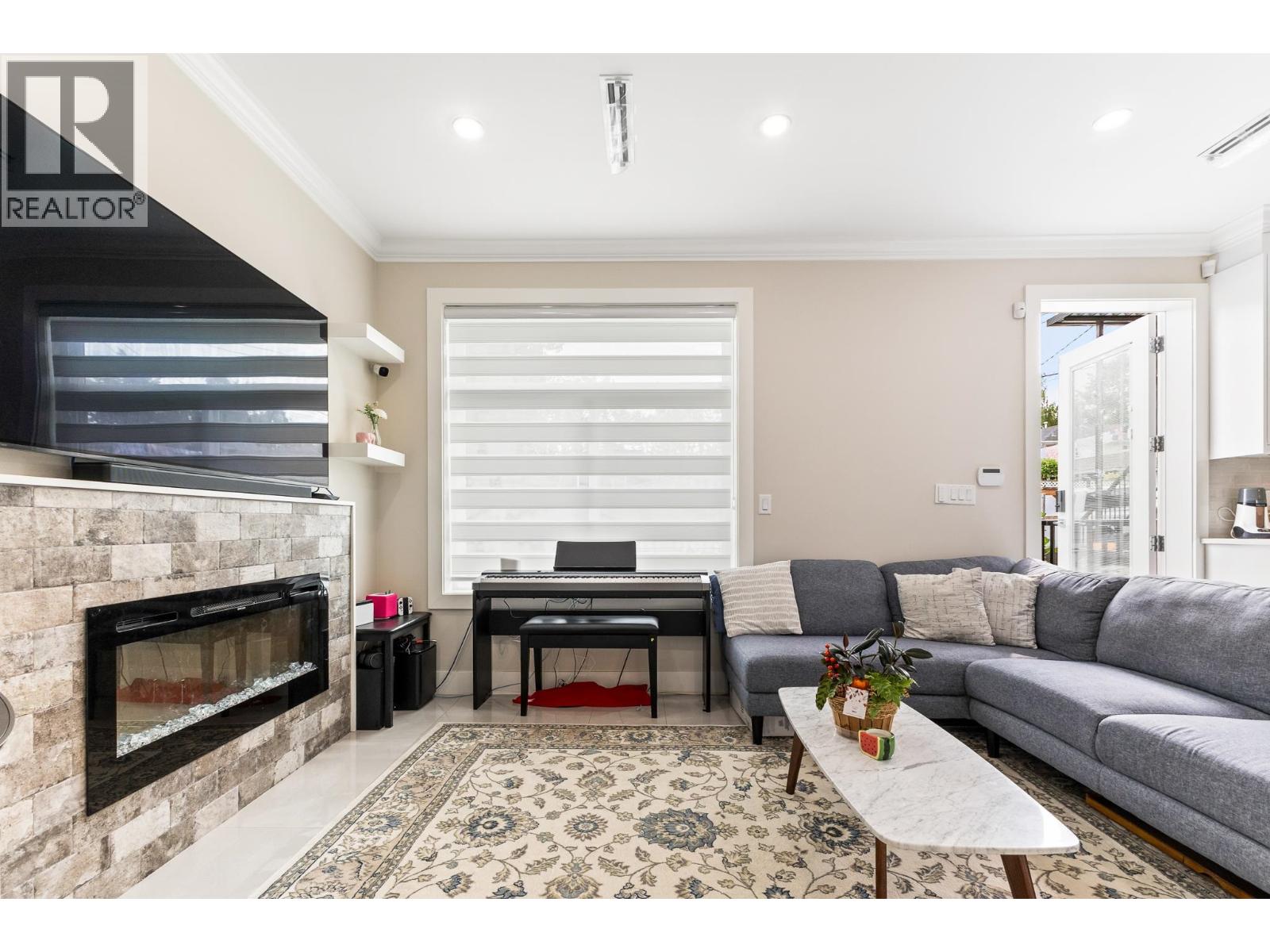 2 2786 E 46th Avenue, Vancouver, British Columbia  V5S 1A7 - Photo 5 - R3037420