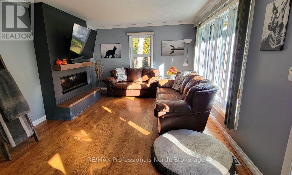 96 West Browns Road, Huntsville, Ontario  P1H 1S2 - Photo 4 - X12347317