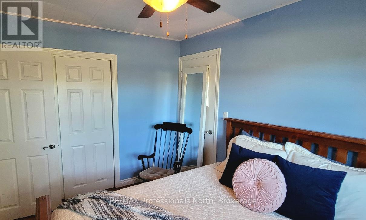 96 West Browns Road, Huntsville, Ontario  P1H 1S2 - Photo 6 - X12347317