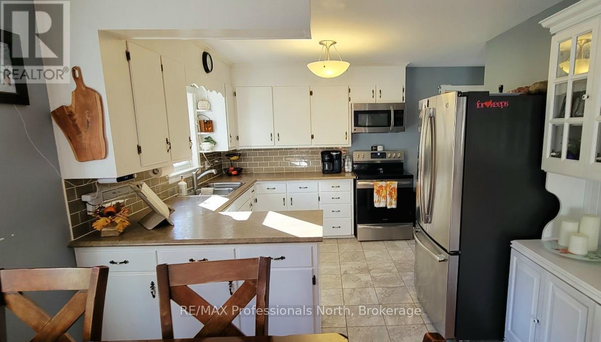 96 West Browns Road, Huntsville, Ontario  P1H 1S2 - Photo 7 - X12347317