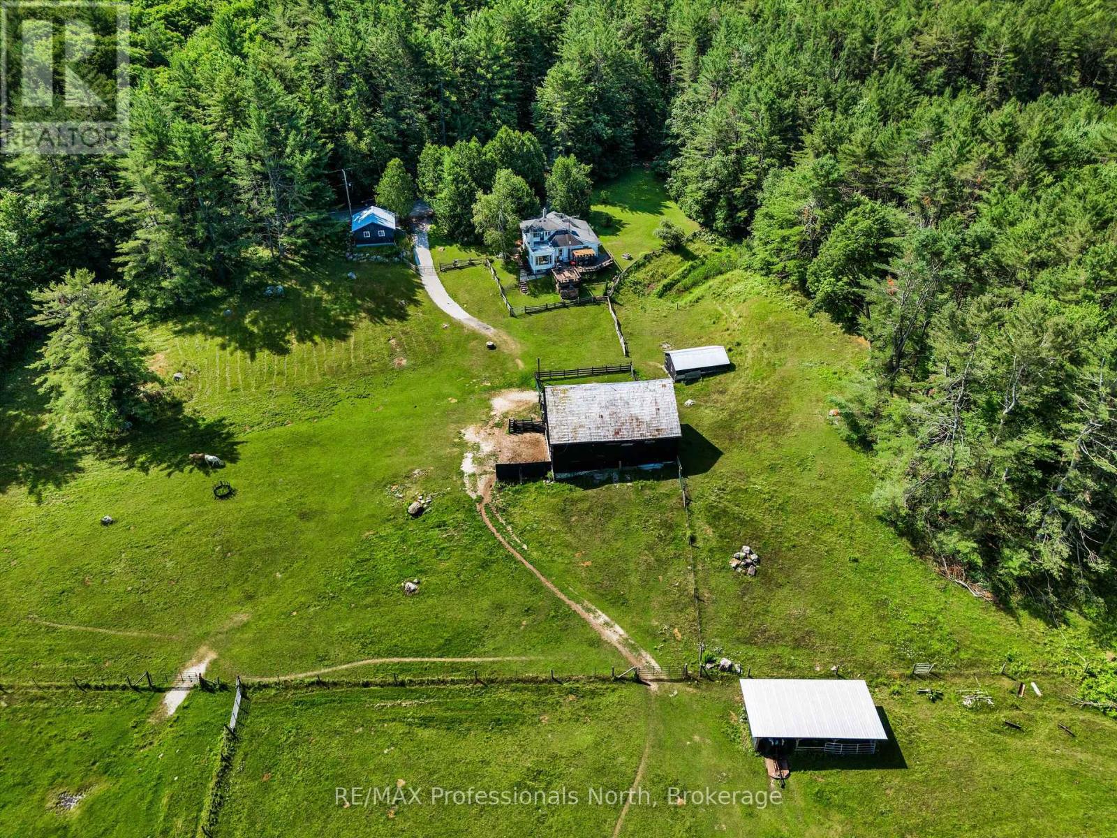 1069 Kirk Line E, Bracebridge, Ontario  P1L 0A1 - Photo 8 - X12347381