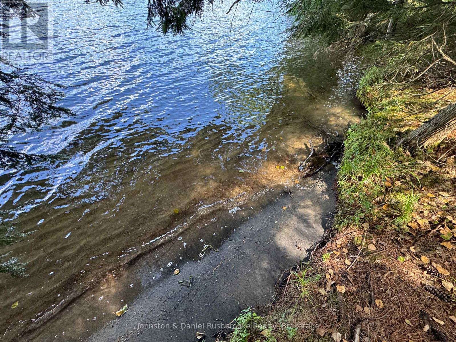 2 Island 24lm (Denison), Gravenhurst, Ontario  P1P 1R2 - Photo 13 - X12347419