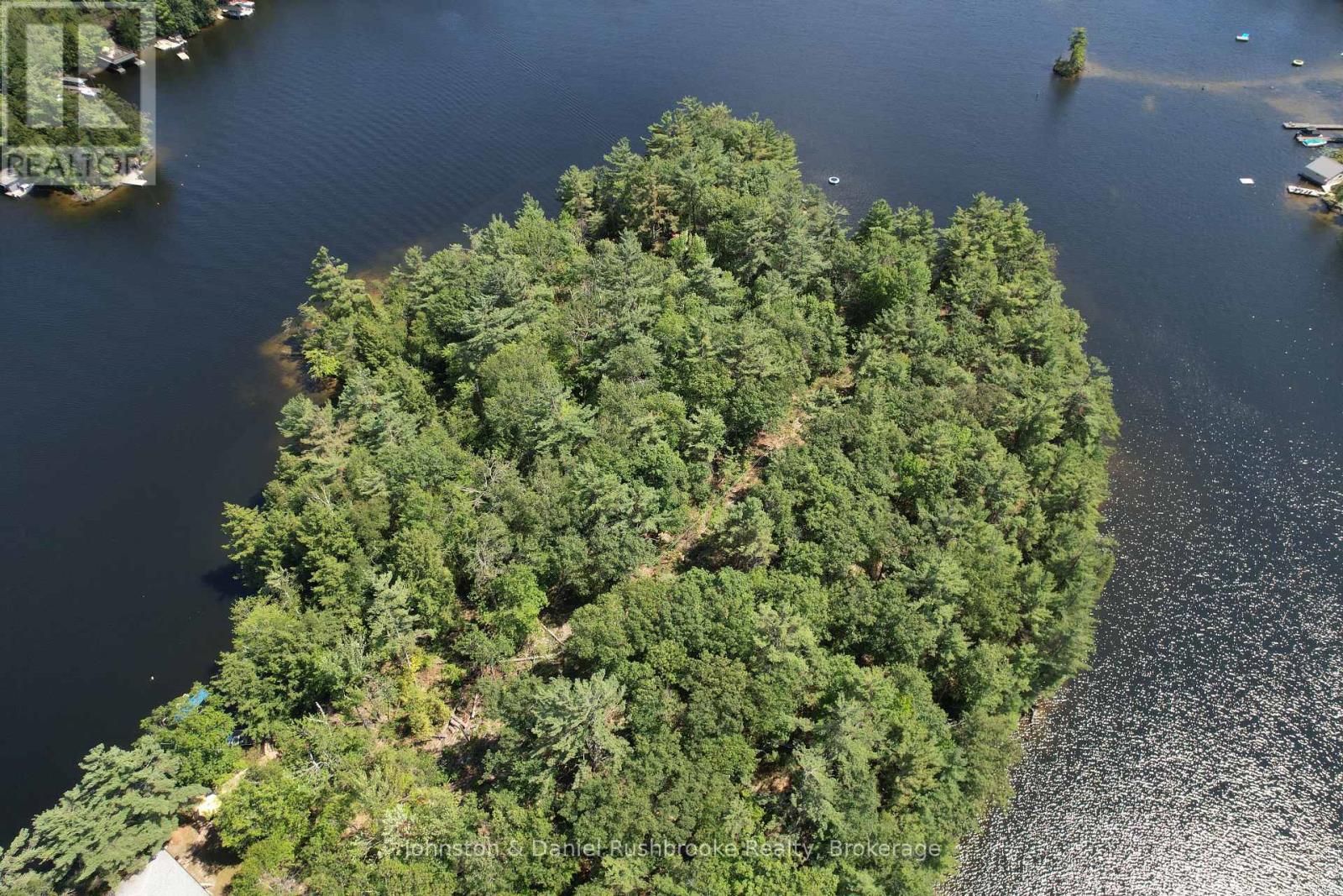 2 Island 24lm (Denison), Gravenhurst, Ontario  P1P 1R2 - Photo 2 - X12347419