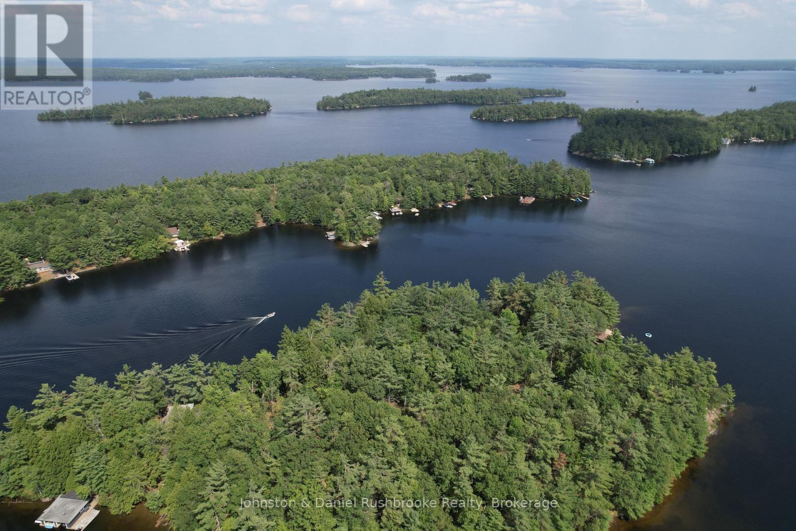 2 Island 24lm (Denison), Gravenhurst, Ontario  P1P 1R2 - Photo 5 - X12347419