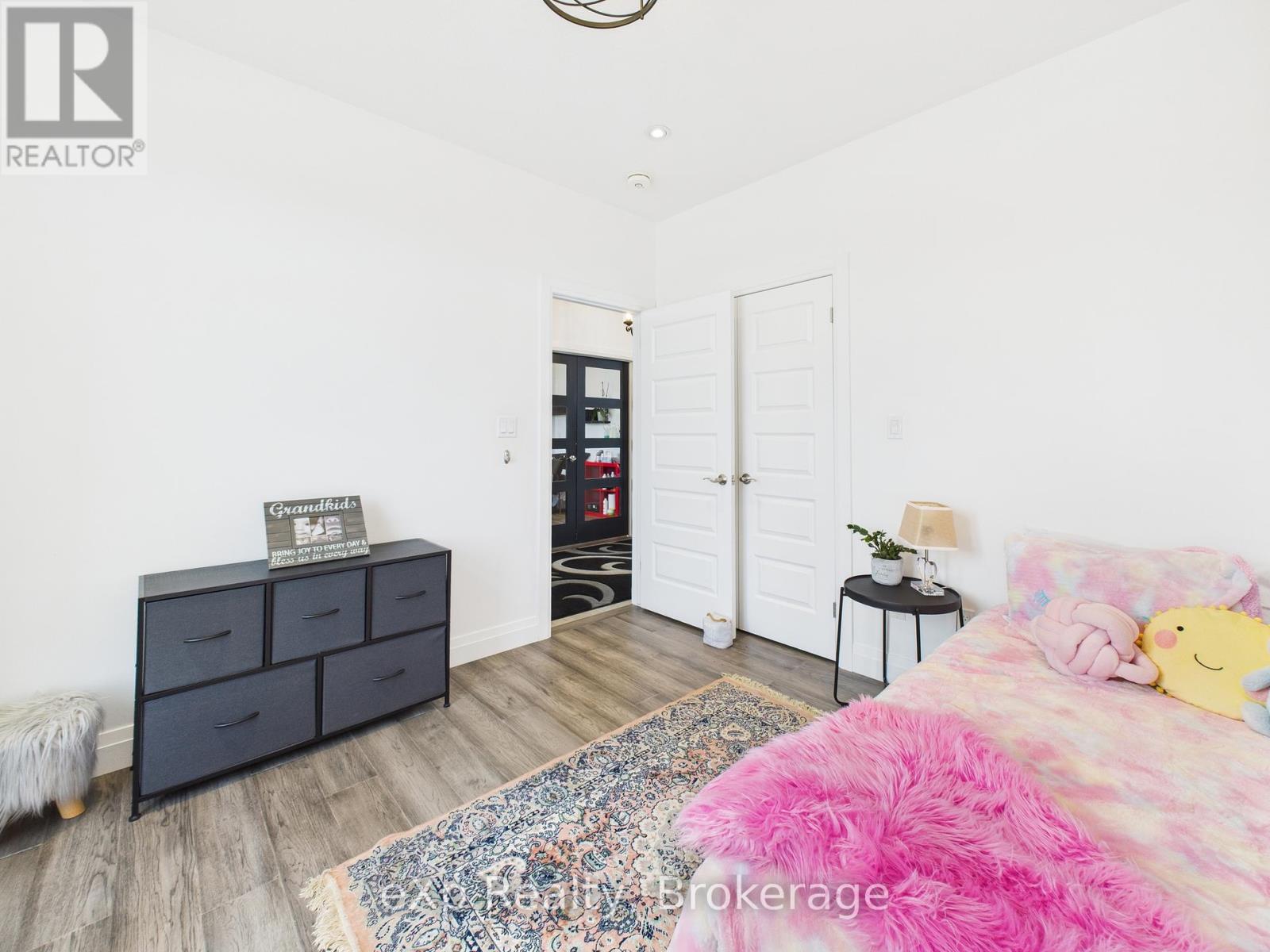 356 Devonshire Road, Saugeen Shores, Ontario  N0H 2C3 - Photo 7 - X12347441
