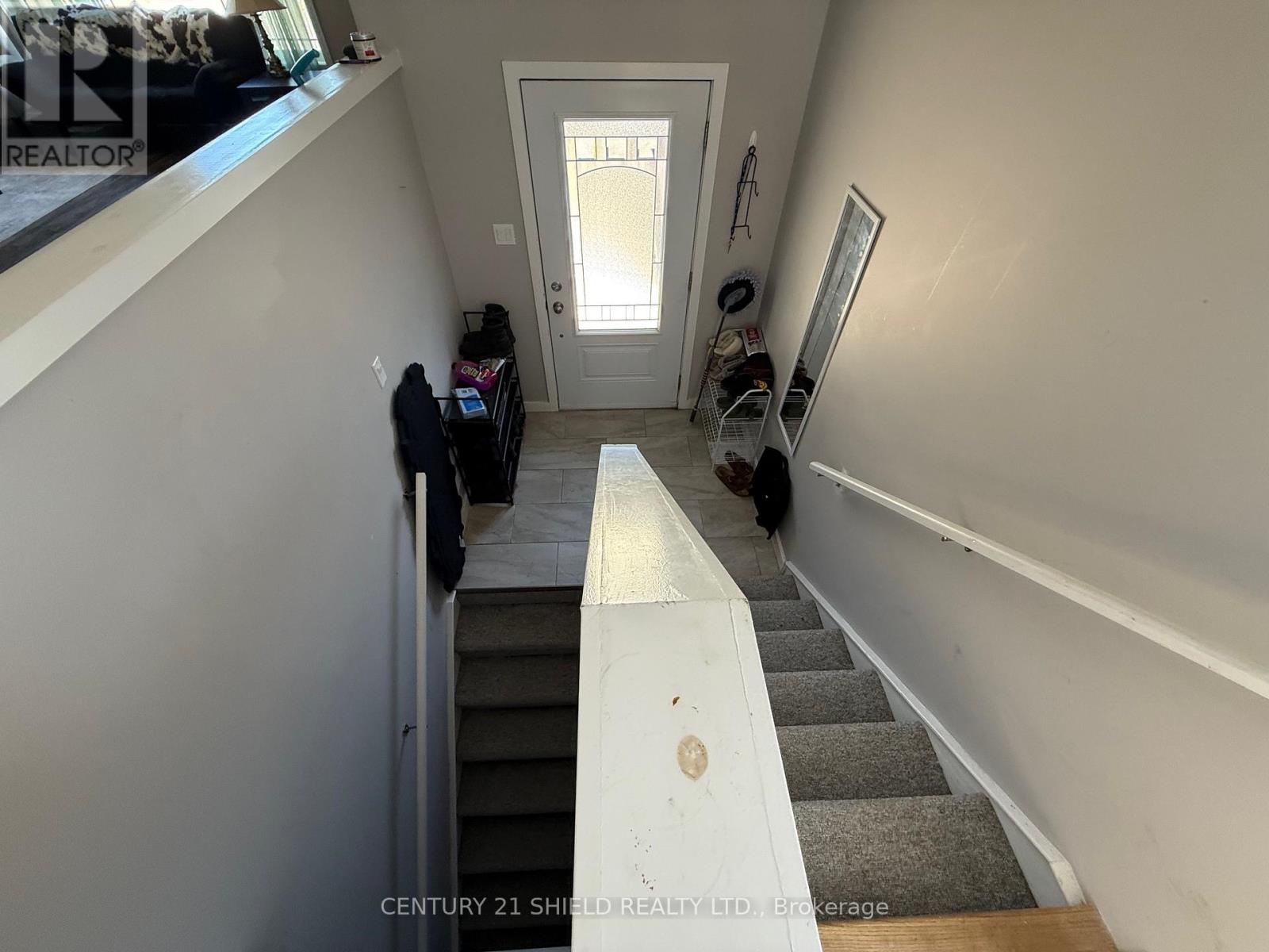 240 Glen Nora Drive, Cornwall, Ontario  K6H 0H6 - Photo 17 - X12347344