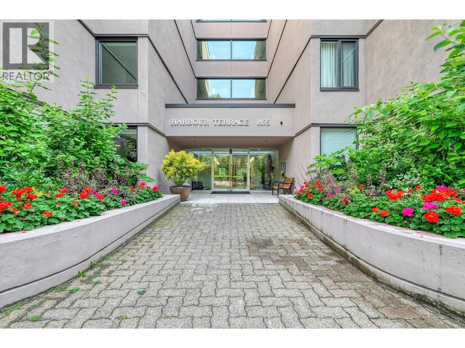 41 1425 LAMEY'S MILL ROAD, Vancouver, British Columbia