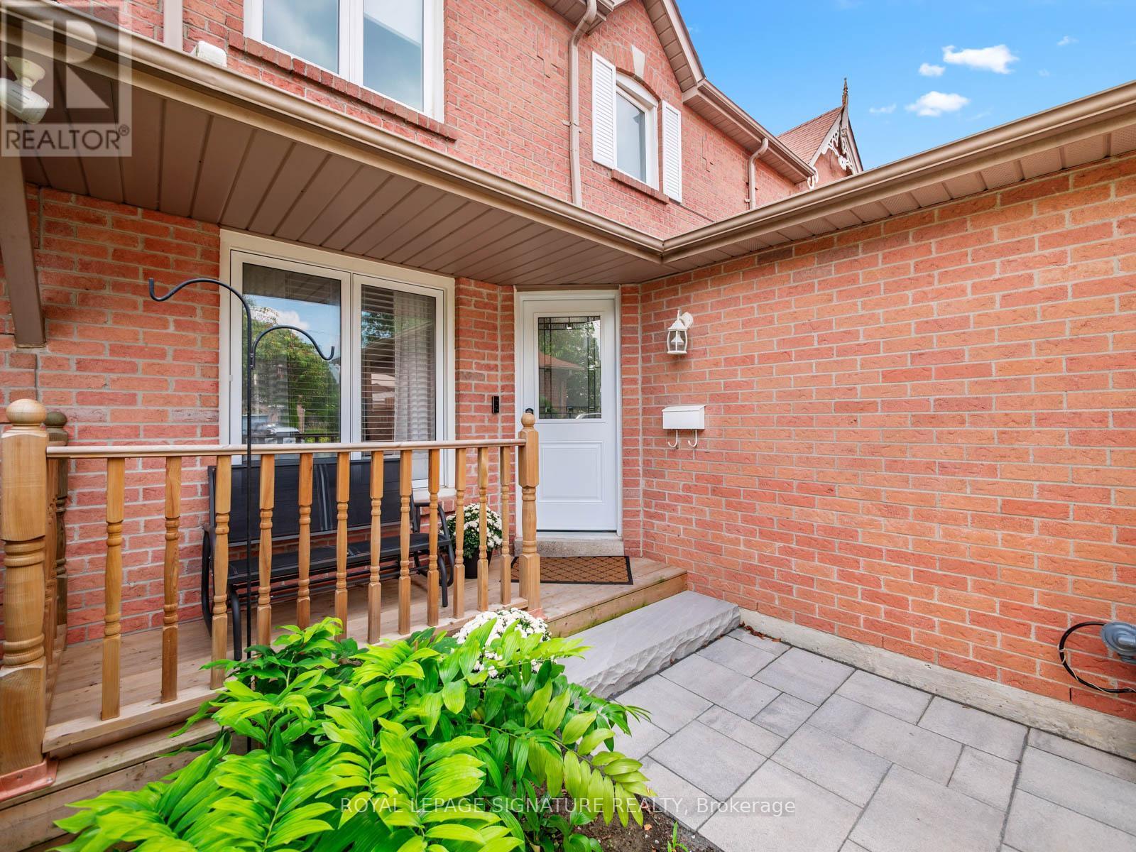 Property at 13 HILLHURST CRESCENT image 3