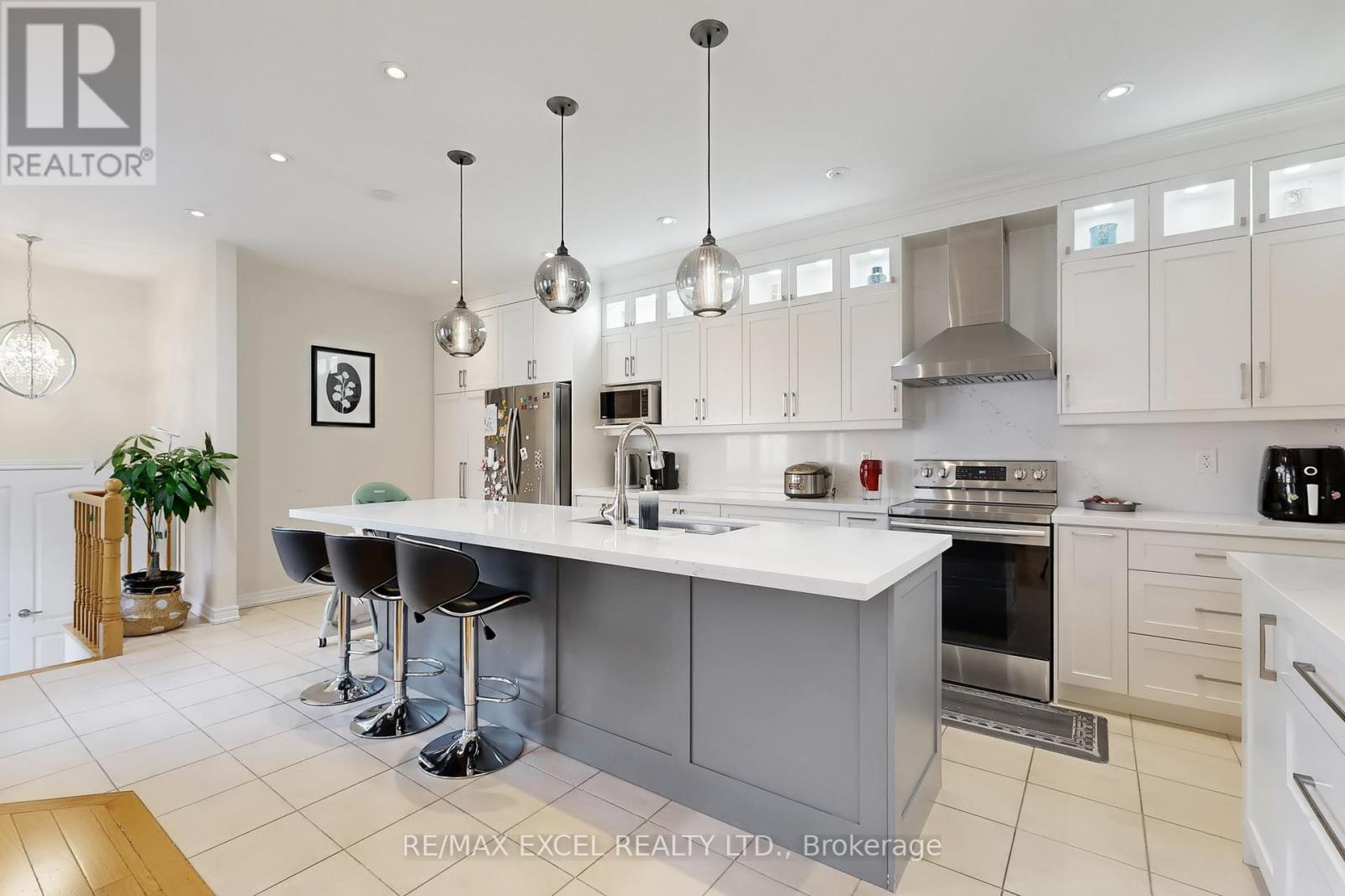 9 Sunnyside Hill Road, Markham, Ontario  L6B 0X4 - Photo 17 - N12347337