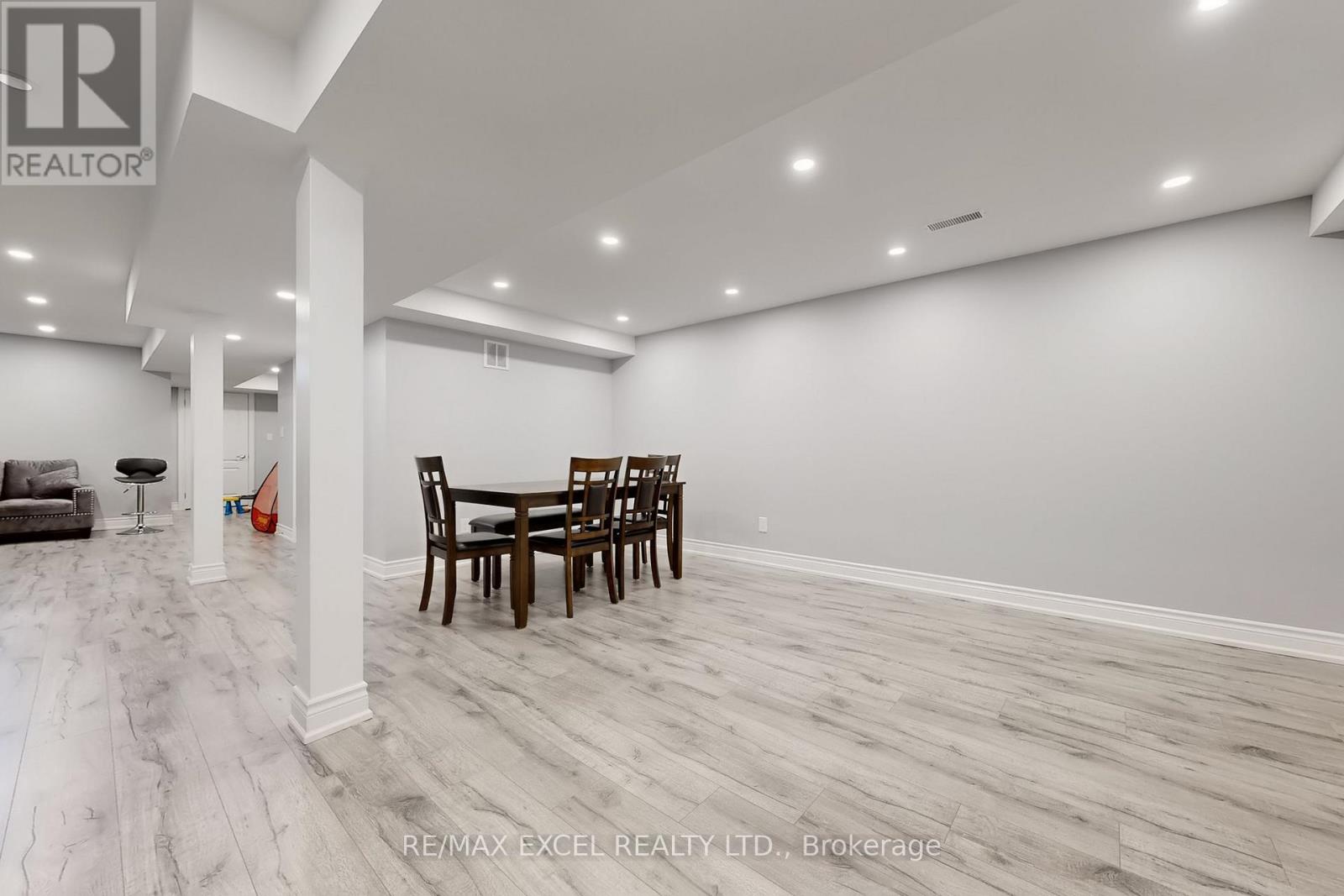 9 Sunnyside Hill Road, Markham, Ontario  L6B 0X4 - Photo 40 - N12347337