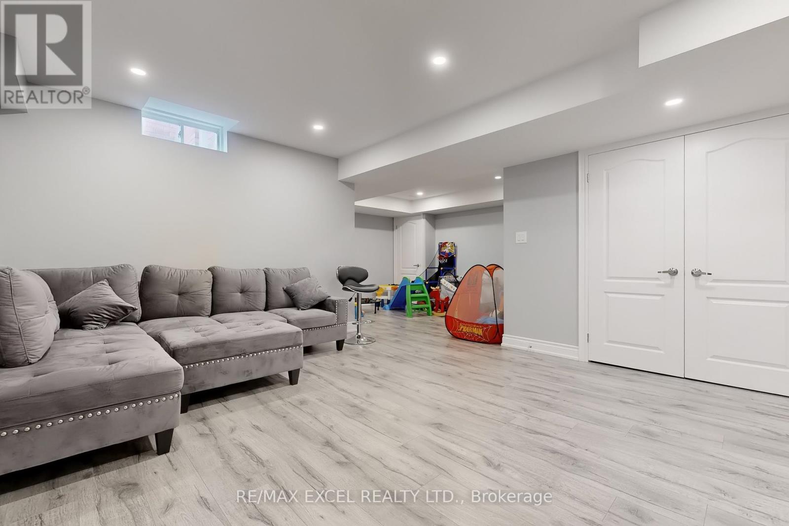 9 Sunnyside Hill Road, Markham, Ontario  L6B 0X4 - Photo 42 - N12347337