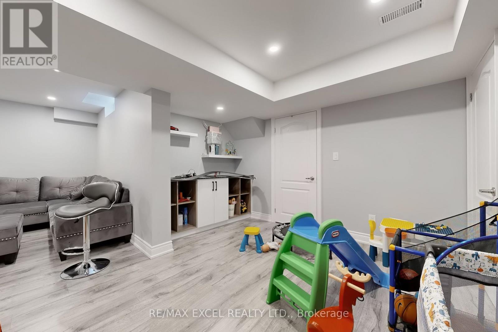 9 Sunnyside Hill Road, Markham, Ontario  L6B 0X4 - Photo 44 - N12347337