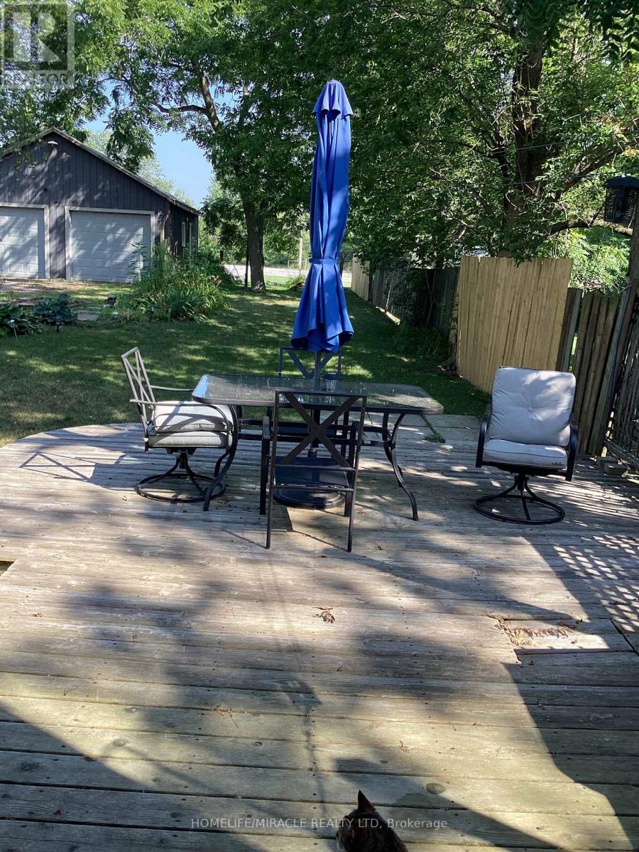 9 Park Street E, Haldimand, Ontario  N0A 1P0 - Photo 9 - X12342706