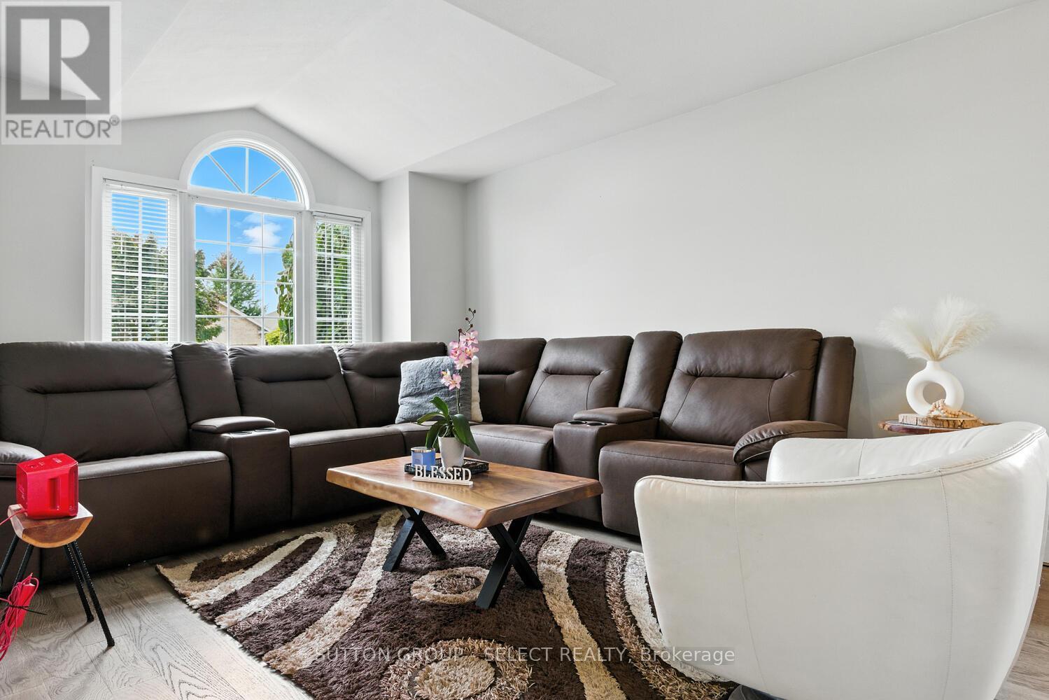 281 Ellerslie Road, London South, Ontario  N6M 1B7 - Photo 6 - X12347475