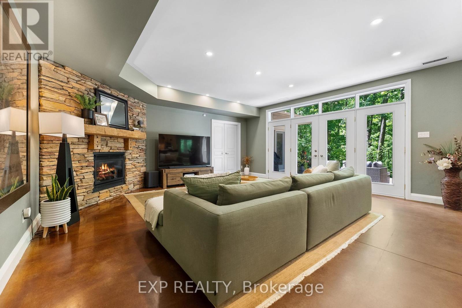 5759 Queenscourt Crescent, Ottawa, Ontario  K4M 1K3 - Photo 23 - X12347467