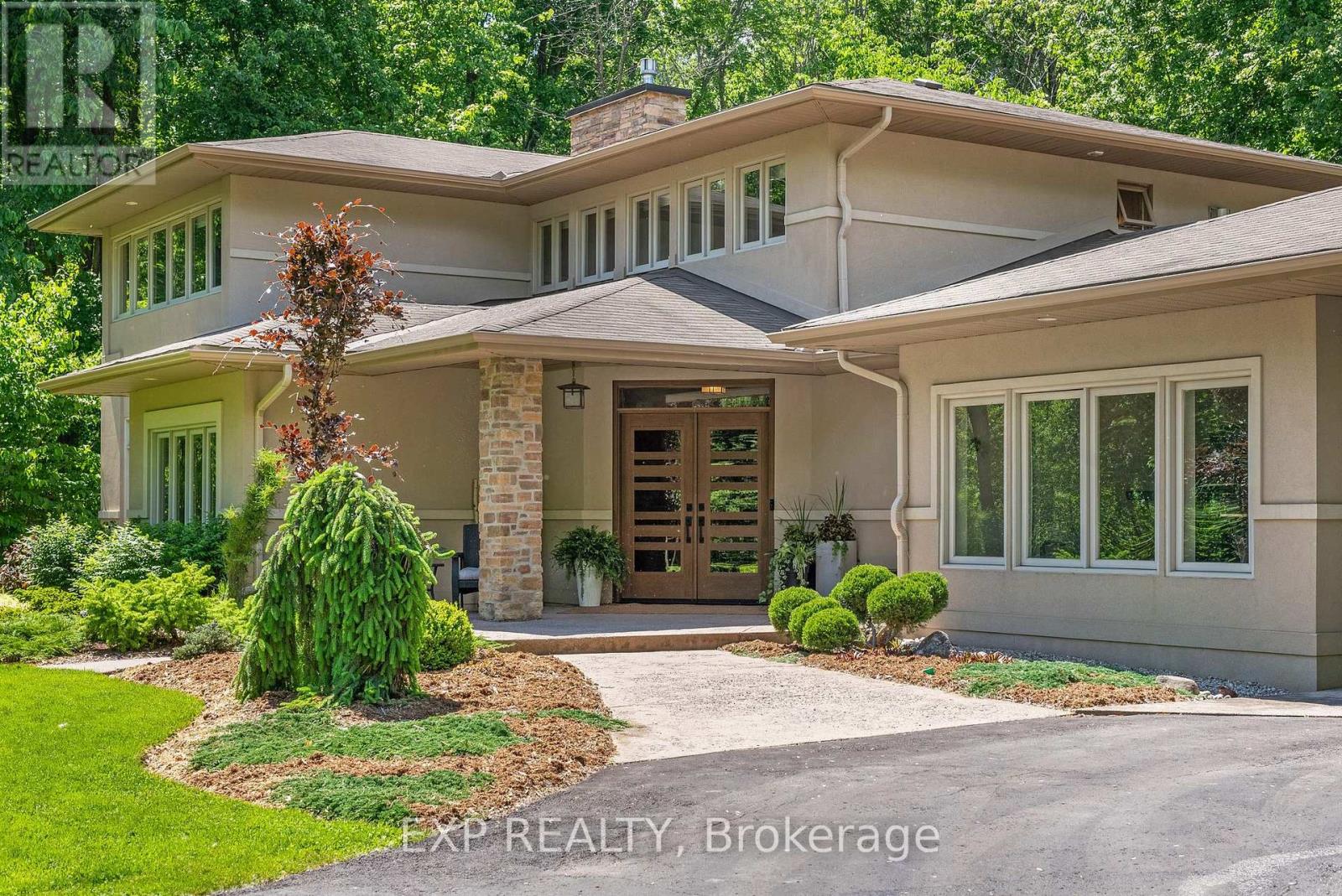 Property at 5759 QUEENSCOURT CRESCENT image 3